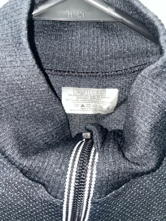 Athleta Charcoal Gray Half-Zip Long Sleeve Active Pullover - Picture 2 of 4